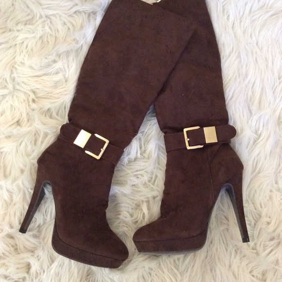 Never worn brown vegan suede boot - Picture 2 of 2